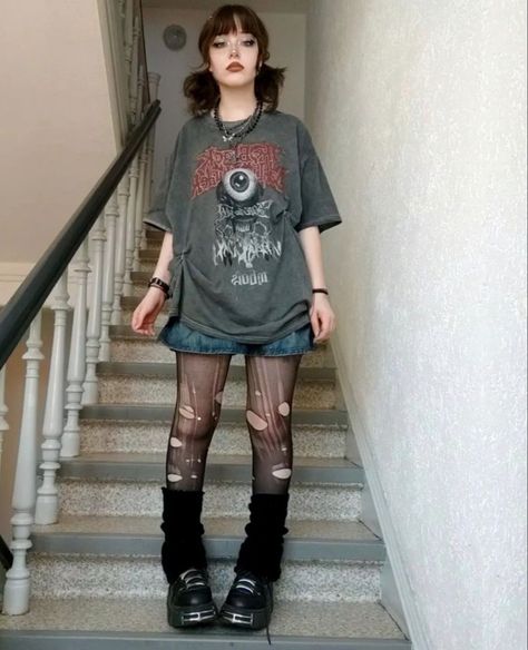 Short Sleeve Grunge Outfits, Loose Grunge Outfit, Alt Outfit Ideas Midsize, Comfortable Punk Outfits, Goth T Shirt Outfit, Alt Tshirt Outfits, Alternative Punk Outfits, Midwest Emo Concert Outfit, Alt Dinner Outfits