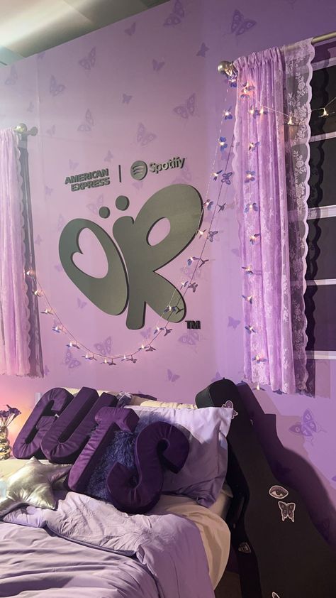 Olivia Rodrigo Room Ideas Bedroom, Olivia Rodrigo Themed Room, Olivia Rodrigo Aesthetic Bedroom, Olivia Rodrigo Bedroom Decor, Olivia Rodrigo Bedroom Ideas, Olivia Rodrigo Wall Decor, Olivia Rodrigo Bedroom, Olivia Rodrigo Room Decor, Olivia Rodrigo Room