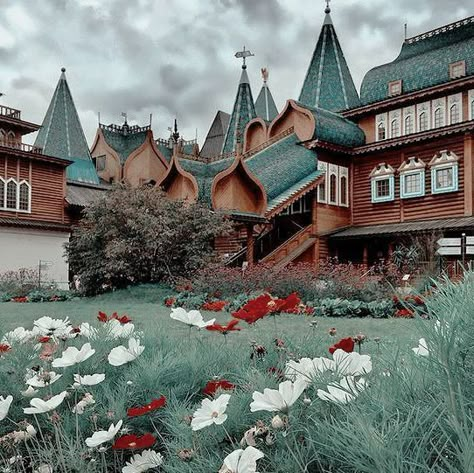 Folk Stories, Eastern Orthodox Church, Dark Fairytale, Russian Architecture, European Aesthetic, Medieval Houses, Russian History, Witch Academia, Magic Aesthetic