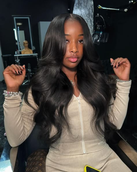 Fyeee closure sew in from stylist @tia.did.it🔥   Follow @bombtress_hair for more hair ideas🤩  Grab bomb hair and enjoy nice body wave style💕  . . . . . . . . . . . . #explore #hairgoals #middlepartsewin #closurequickweave #wandcurls #closuresewin #laceclosuresewin #closureinstall #closurewig #laceclosurewig #hairclosure #sewins #unprocessedhair #closureunit #bodywavebundles #bodywavehair #hairbundles #gluelesswig #closureunit #laceclosure #sewinweave #traditionalsewin #naturalsewin Middle Part Traditional Sew In, Closure Sew In Styles, Body Wave Sew In With Leave Out, Sew Ins With Leave Out Hair, 20 Inch Sew In, Lace Closure Sew In, Sew In No Leave Out, Sew In Hairstyles With Closure, Traditional Sew In With Leave Out