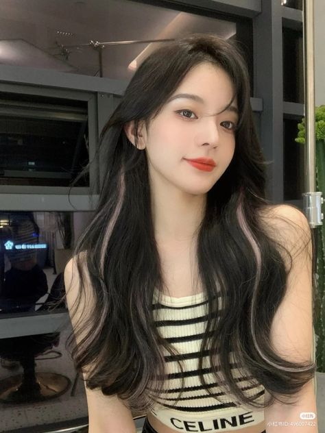 Hair Highlights Korean Style, Korean Black Hair, Korean Hair Dye, Black Hair Korean, Korean Hair Color, Girl Hair Colors, Hair Color Underneath, Hair Color Streaks, Black Hair With Highlights