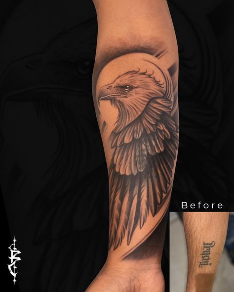 Artist : @bishalwizard #realistictattoo #realisticeagle #bodyart #tattooart #tattooideas #coveruptattooideas Egal Tattoo Design Arm, Eagle Upper Arm Tattoo, Hand Cover Tattoos For Men, Tattoo Eagle Arm, Eagle Wrist Tattoo, Mens Eagle Tattoo, Arm Cover Up Tattoos Men, Realistic Eagle Tattoo Design, Eagle Tattoo On Arm