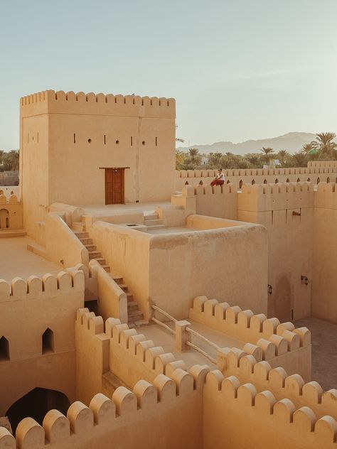 Oman Buildings, Oman Architecture, Nizwa Oman, Oman Desert, Sultanate Of Oman, Oman Travel, Travel Goals, Beautiful Buildings, North Africa