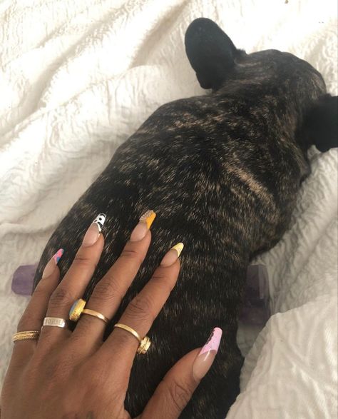 SZA’s nails and rings! Sza Supermodel Tattoo, Sza Instagram Pictures, Supermodel Tattoo Sza, Sza Aesthetic Yellow, Sza Aesthetic Selfie, Sza Instagram, Random Dump, Racun Shopee, Dope Nails