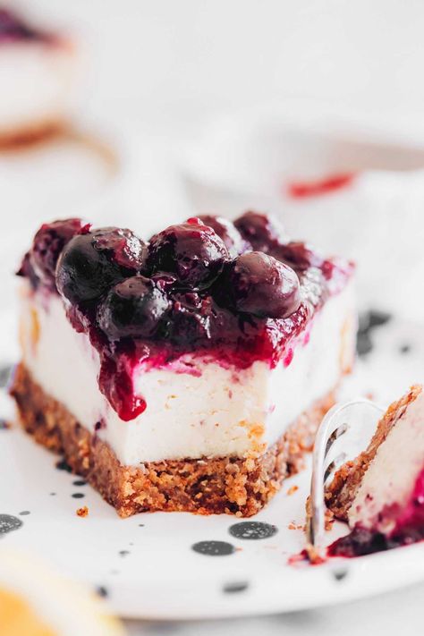 Vegan Tofu Cheesecake with Blueberries 13 Vegan Tofu Cheesecake, Tofu Cheesecake, Tofu Dessert, Blueberry Compote, Vegan Tofu, Vegan Blueberry, Healthy Ingredients, Blueberry Cheesecake, Vegan Dishes