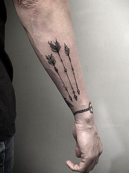 Indian Arrow Tattoo, Arrow Head Tattoos, Mens Arrow Tattoo, Arrow Forearm Tattoo, Arrow Tattoo On Wrist, Archer Tattoo, Geometric Arrow Tattoo, Small Arrow Tattoos, Arrow Tattoo Design