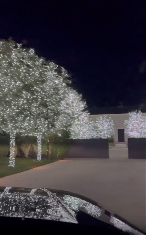 Kim Kardashian shows off Christmas lights at $60M mansion Kim Kardashian House Christmas, Kardashian Christmas Aesthetic, Kim Kardashian Christmas Decor, Kardashian Christmas Decorations, Christmas Kardashian, Kim Kardashian Christmas, Mansion Christmas, Kim Kardashian House, Kim Kardashian Home