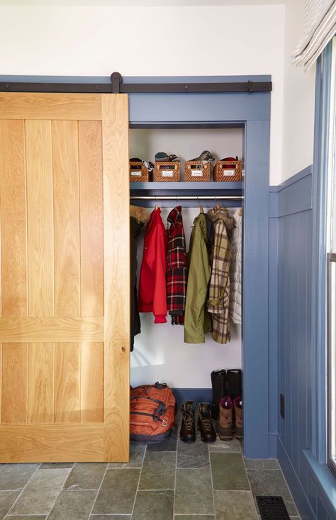 31 Small Mudroom Ideas that Maximize Style and Function Mudroom Ideas Closet, Outdoor Mudroom, Door Trim Ideas, Small Mudroom, Small Mudroom Ideas, Mudroom Closet, Mudroom Lockers, Trim Ideas, Small Entrance