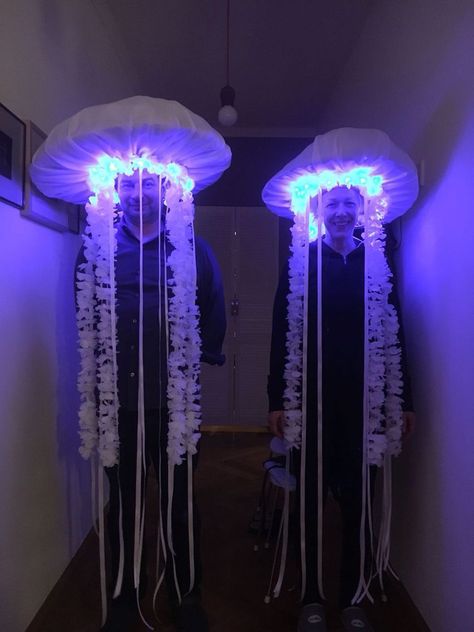 Water Themed Halloween Costume, Medusa Diy Costume, Jellyfish Halloween Costume, Jellyfish Halloween, Medusa Halloween Costume, Jellyfish Costume, Medusa Costume, Creepy Costumes, Book Day Costumes