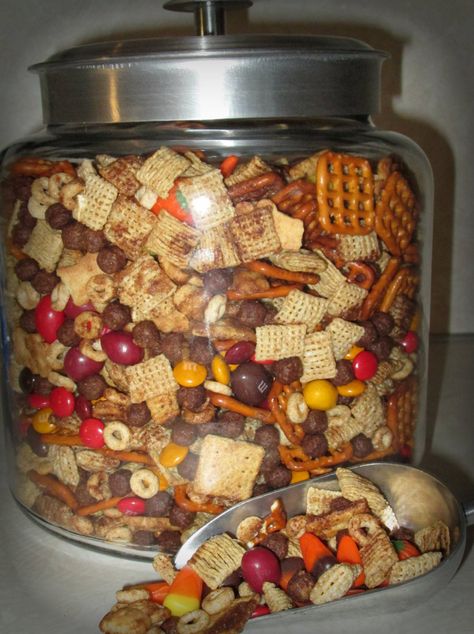 Sweet & Salty Fall Munch – gatherroundmytable Fall Snack Mixes, Barn Party, Trail Mix Recipes, Fall Appetizers, Chex Mix Recipes, Fall Snacks, Snack Mix Recipes, Party Mix, Chex Mix