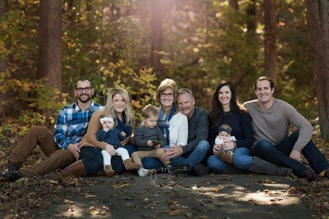 Big Family Photo Shoot Ideas, Large Family Photo Shoot Ideas, Large Family Photography, Fall Family Photography, Big Family Photos, Autumn Family Photography, Large Family Photos, First Photograph, Family Posing