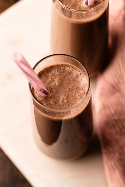 Protein Chocolate Milk, Chocolate Milk Recipe, Healthy Chocolate Milk, Homemade Healthy Chocolate, Slow Cooker Tomato Soup, One Bowl Banana Bread, Protein Milk, Milk Chocolate Recipes, Parmesan Green Beans