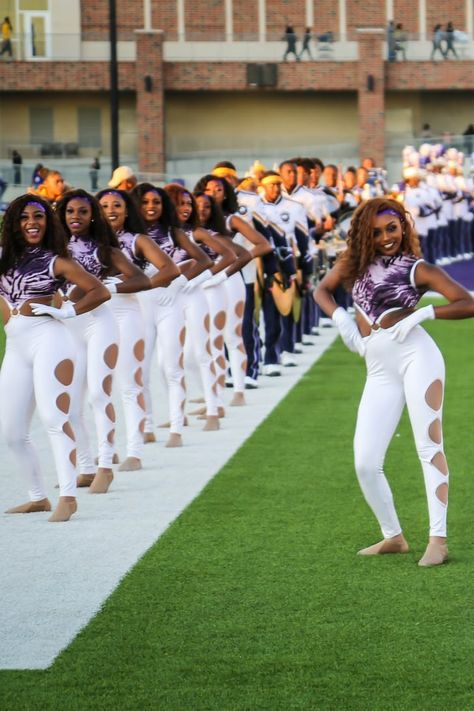 HBCU Dance Teams Embody Black Joy Hbcu Dancers, Dancer Senior Pictures, Sportive Girl, Black Foxes, Majorette Dance Uniforms, Majorette Dance, Dance Career, Black Joy, Dance Uniforms