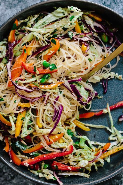 Rainbow Veggie Rice Noodle Bowls Veggie Rice Noodle Recipes, Vegan Rice Noodle Dishes, Rice Noodle Recipes Healthy, Rice Noodle Dishes Vegetarian, Healthy Rice Noodle Recipes, Noodle Bowl Recipes, Rice Noodle Dishes, Rice Noodle Bowls, Cold Ramen