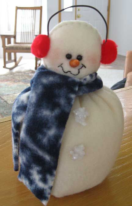 Felt-Snowman Sewing Snowman, Snowman Sewing Patterns, Snowman Real, Stuffed Snowman, Snow Woman, Christmas Diy Decorations, Quilt Christmas, Felt Snowman, Christmas Yard Art