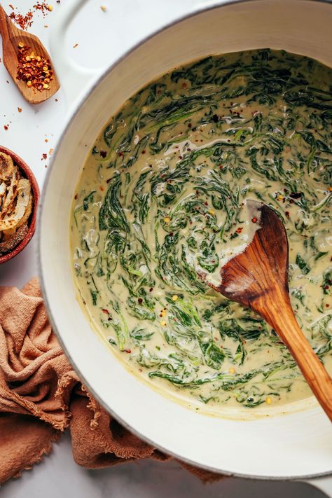 Wooden spoon in a Dutch oven with vegan creamed spinach Vegan Creamed Spinach Recipe, Vegan Creamed Spinach, Spinach Cream Sauce, Crispy Fried Onions, Creamed Spinach Recipe, Spinach Sauce, Vegan Style, Minimalist Baker, Side Saddle