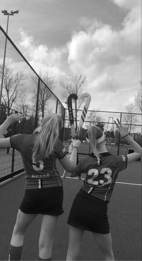 Hockey Friends Aesthetic, Field Hockey Astethic, Field Hockey Aesthetic, Field Hockey Aesthetic Girl, Feild Hockey Aesthetic Girl, Field Hockey Quotes, Hockey Hair, Field Hockey Goals, Field Hockey Girls