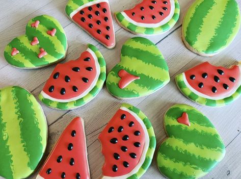 Watermelon Royal Icing Cookies, Watermelon Decorated Cookies, Watermelon Cookies Decorated, Summer Theme Cookies, Summer Decorated Cookies, Summer Themed Cookies, Summer Cookies Decorated, Watermelon Sugar Cookies, Clay Watermelon