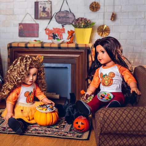 Og Doll, American Girl Halloween, American Doll House, Ag Photography, Og Dolls, Doll Pictures, American Girl Doll Samantha, American Girl Doll Diy, Doll Scenes