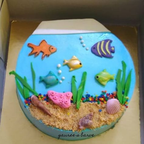 Fish Tank Cake Ideas, Fish Bowl Cake, Fish Design Cake, Aquarium Birthday Cake, Fish Cakes Birthday, Fish Cake Design, Birthday Cake Fish, Fish Themed Cake, Fish Tank Cake