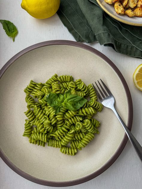 Quick and Healthy Green Pasta Macro Friendly Pasta, Healthy Green Pasta, Green Pasta, Dairy Free Dinner, Healthy Pasta, Macro Friendly Recipes, My Protein, Dinner Meal Prep, College Meals