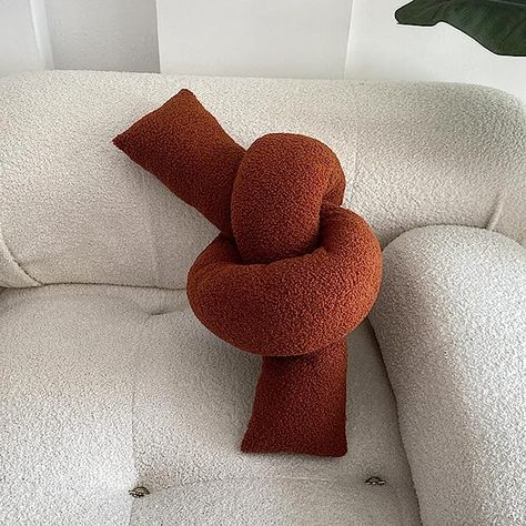 Knot pillow diy