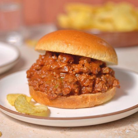 Our 30-Minute Bison Sloppy Joes are made with simple ingredients, are naturally sweetened, and use an easy and sneaky tip for extra flavor! Easy Sloppy Joes, Sloppy Joes Easy, Bison Meat, Freezer Dinners, Sloppy Joes Recipe, Sloppy Joe, Stuffed Banana Peppers, Sloppy Joes, 30 Minute Meals