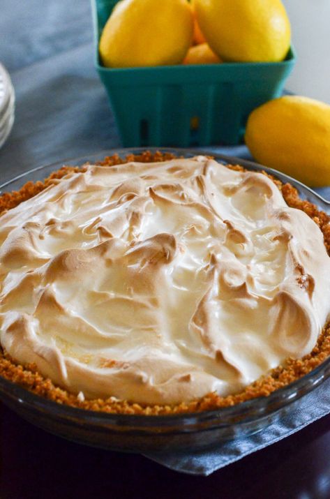 Eagle Brand Lemon Pie, Easy Lemon Icebox Pie, Easy Lemon Pie, Fluffy Meringue, Best Lemon Meringue Pie, Marshmallow Meringue, Homemade Graham Cracker, Cream Pie Filling, Lemon Icebox Pie