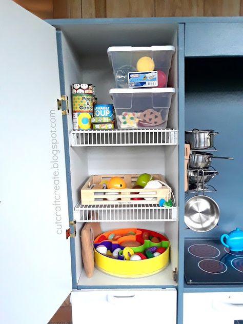 Play Kitchen Storage Ideas, Play Food Storage Ideas, Playroom Hacks, Toy Food Storage, Play Food Storage, Diy Felt Food, Play Food Diy, Playroom/guest Room, Play Kitchen Food