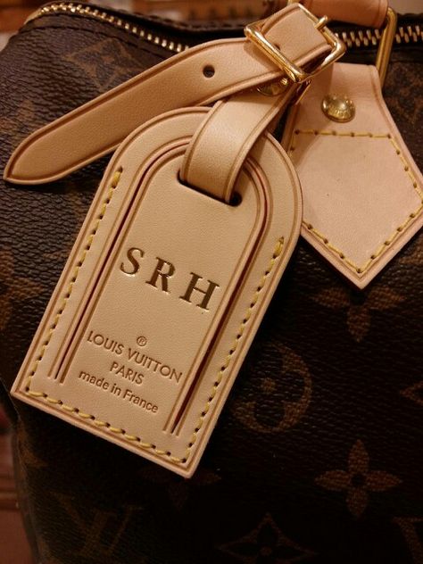 Monogram Louis Vuitton Luggage Tag on Speedy 35 Lv Luggage, Louis Vuitton Handbags Neverfull, Louis Vuitton Luggage Tag, Louis Bag, Louis Vuitton Luggage, Speedy 35, Leather Luggage Tags, Lv Handbags, Leather Luggage