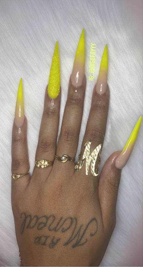 Ombré Stiletto Nails, Stilleto Nails Designs, Long Stiletto Nails, Pink Ombre Nails, Classy Nail Designs, Long Nail Designs, Stiletto Nails Designs, Exotic Nails, Acrylic Nails Coffin Pink