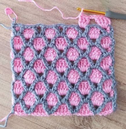 Modern Haken, Crochet Blanket Stitch Pattern, Crochet Blanket Tutorial, Modern Crochet Blanket, Crochet Blanket Pattern Easy, Crochet Stitches For Blankets, Easy Crochet Blanket, Easy Crochet Stitches, Crochet Granny Square Blanket