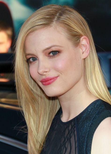 Gillian Jacobs Gillian Jacobs, Olivia Taylor Dudley, Anthony Michael Hall, Gillian Jacob, Beautiful Blonde Hair, Katheryn Winnick, Latest Wallpapers, Latest Movie, Chloe Grace Moretz