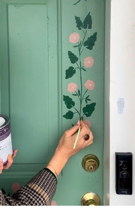 Floral Door Painting, Hand Painted Door Frame, Door Frame Painting Ideas, Bedroom Door Painting Ideas Creative, Diy Door Painting Ideas, Painted Door Frames, Door Painting Ideas Bedroom, Edinburgh Apartment, Door Painting Ideas