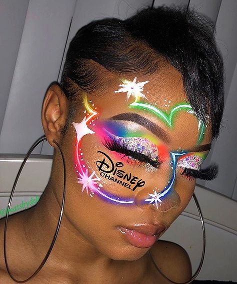 BeatsByDeb (@beatsbydeb) • Instagram photos and videos Makeup Crazy, Disney Eye Makeup, Fantasy Make-up, Make Carnaval, Halloween Make-up Looks, Artsy Makeup, Make Up Designs, Halloween Eye Makeup, Face Art Makeup