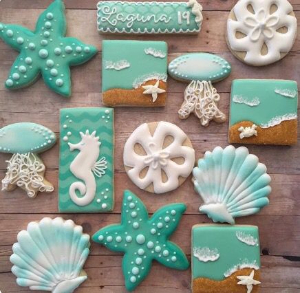 Awesome cookies made by sweettalkbakeshoppe Aloha Cookies, Coastal Cookies, Sugar Cookie Ideas, Wedding Sugar Cookies, Birthday Party Pool, Seashell Cookies, Starfish Cookies, Sea Cookies, Awesome Cookies