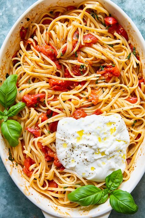 Tomato Basil Burrata Pasta, Buratta Dinner Recipe, Burrata Lemon Pasta, Pasta Recipes With Burrata, Truffle Burrata Pasta, Cherry Tomato Burrata Pasta, Pasta With Buratta, Burrata Pasta Bake, Papardelle Burrata