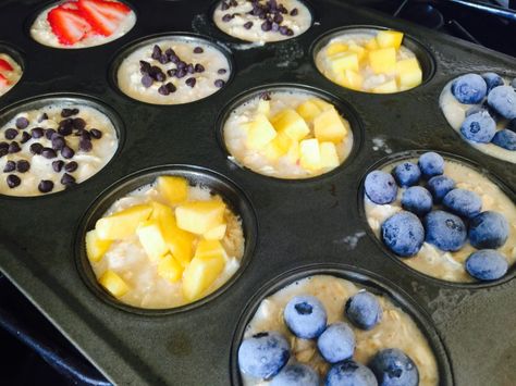 Customizable Baked Oatmeal Cups {21 Day Fix} 21 Day Fix Breakfast, Timmy Time, Breakfast Oatmeal Recipes, Baked Oatmeal Cups, Healthy Breakfast Muffins, Food Eating, Oatmeal Cups, 21 Day Fix Meals, Fruit Breakfast