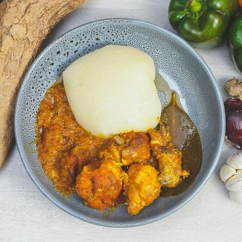 Marina shares an awesome recipe for Fufu & Nigerian Chicken Stew just in time for Emancipation celebrations in Trinidad & Tobago. Fufu is a West African dish and is related to coocoo, a common dish in Trinidad & Tobago. The Nigerian chicken stew takes on a different approach to building flavors to our local stew chicken. However, the results are just as amazing! Fufu Nigerian Food, African Dishes With Fufu, African Chicken Stew With Fufu, Food From Africa, Fufu Stew, Fufu Aesthetic, Fufu Recipe Africans, Nigerian Fufu Recipe, Nigerian Chicken Stew