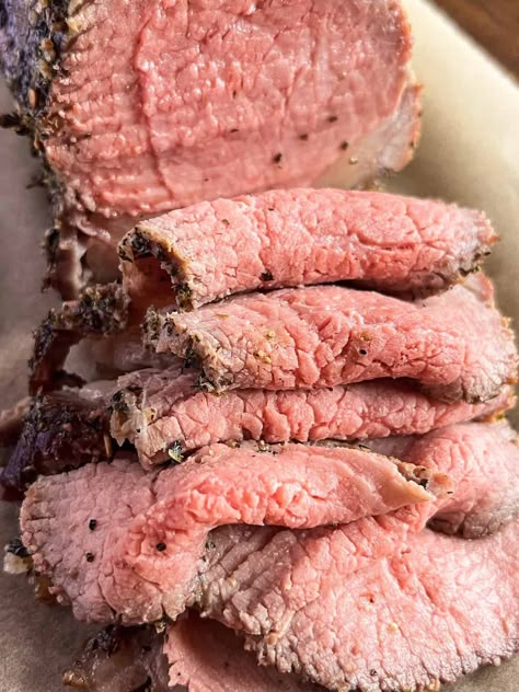 Garlic Herb Crusted Eye of Round Roast Beef Roast Beef Recipes Oven, Roast In Crock Pot, Bottom Round Roast, Eye Of Round Roast, Eye Of Round, Broiled Steak, Beef Round, Roast Beef Recipes, Prime Rib Roast