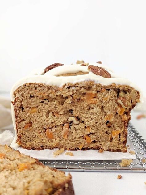 Moist, Sweet and healthy, this really is the best Protein Carrot Cake Loaf you’ll ever have! A low calorie high protein healthy carrot cake bread made with unflavored and vanilla protein powder and moistened with Greek Yogurt and Applesauce – low fat and sugar free Easter dessert or post-workout treat! Protein Carrot Cake, Carrot Cake Bread, Baking With Protein Powder, Carrot Cake Loaf, Healthy Carrot Cake, Low Calorie High Protein, Unflavored Protein Powder, Favorite Holiday Desserts, Carrot Bread