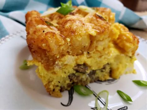 The Best Easter Breakfast or Brunch Recipes for Two - Julias Simply Southern White Country Gravy Recipe, Easter Morning Breakfast, Quiche Breakfast, Easy Easter Brunch, Smoked Salmon And Eggs, Pecan Cinnamon Rolls, Sausage Bread, Southern Breakfast, Breakfast Enchiladas