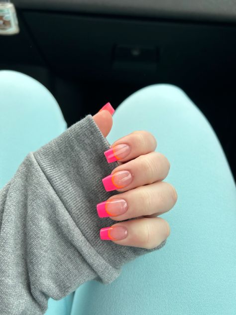 Summer Nails Pink And Orange Square, French Tips Nails Aesthetic, Summer Nails Pink And Orange French, Summer Nails Pink And Orange French Tips, Vacay Nails Summer Square, Color French Tip Nails Summer, Pink And Orange French Tip Nails Square, Bright Pink French Tip Nails Square, Summer Vacation Nails Short Square