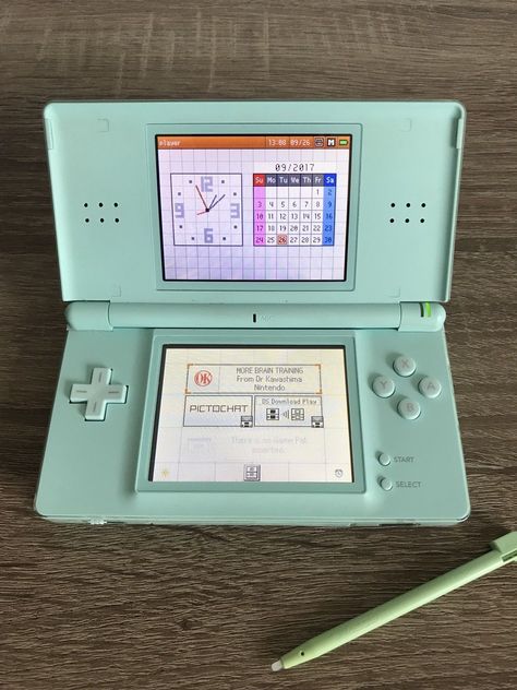 Nintendo DS Lite + 12 games Check more at https://lazidoshop.com/product/nintendo-ds-lite-12-games/ Nintendo Ds Lite Aesthetic, Ds Lite Aesthetic, Nintendo Ds Aesthetic, Aesthetic Nintendo, Mario Kart Ds, Ds Nintendo, Old Nintendo, Xxl Freshman, Nintendo Lite