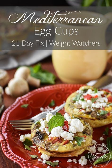 These 21 Day Fix Mediterranean Egg Cups with Goat Cheese and Basil are a a healthy and flavorful make-ahead breakfast! Perfect for meal prep! #healthy #mealprep #21dayfix #ww #weightwatchers #breakfast #healthybreakfast #glutenfree Mediterranean Egg Cups, Breakfast Mediterranean, 21 Day Fix Breakfast, Mediterranean Diet Breakfast, Flexitarian Diet, Mediterranean Diet Meal Plan, Easy Mediterranean Diet Recipes, Mediterranean Diet Plan, 21 Day Fix Meals