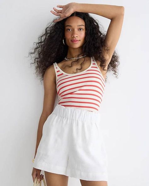 The "East Coast Summer" Aesthetic Is Going Viral on TikTok | Who What Wear Ribbed Tank Top Outfit, Linen Shorts Outfit, Pink Chinos, Outfit Shorts, Short Rib, Shorts For Summer, Chambray Shorts, Rib Top, Tank Top Bras