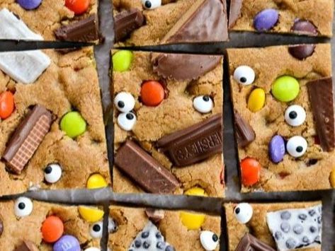 Halloween Cake Mix Cookie Bars Are So Fun - NewsBreak Carmelita Bars, Blueberry Custard Pie, Bacon Grilled Cheese Sandwich, Cake Mix Cookie, Honey Chipotle Chicken, Cake Mix Cookie Bars, Pumpkin Doughnut, Bacon Grill, Halloween Oreos