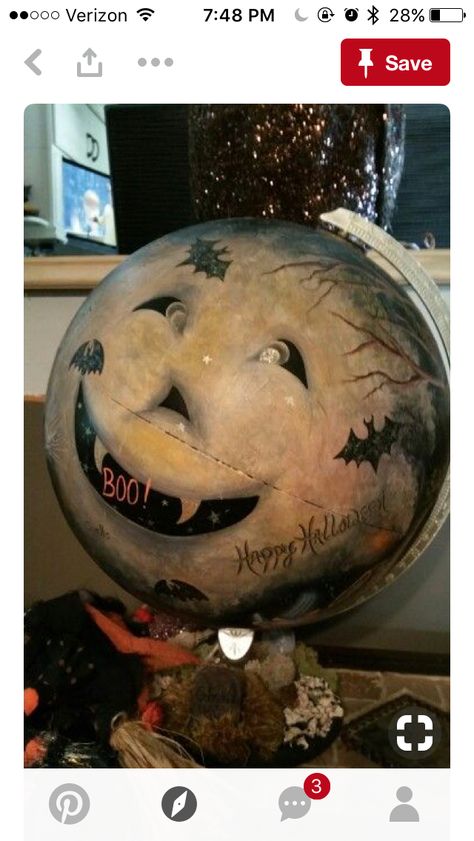 1970 Halloween, Boo Decor, Globe Ideas, Birdhouse Gourds, Painted Globe, Pumpkin Craft, Halloween Tablescape, Halloween Folk Art, Johanna Parker