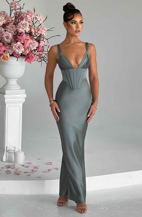 Say hello to your dream fit, Shae. This gorgeous sage maxi is ultra feminine, cut from our premium bias cut satin that skims over the body for a stunning silhouette. The corseted body has in built boning for a cinched waist, and pretty pleated cups with halter straps. Maxi Dress Summer, Marine Uniform, Maxi Dress Sale, Sparkle Dress, Dresses By Length, Formal Dresses Prom, Prom Party Dresses, Homecoming Dress, Corset Dress