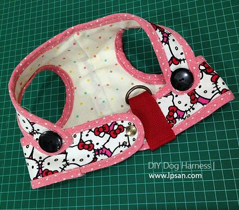 Dog Harness Pattern Free, Harness Pattern, Dog Harness Pattern, Kitten Harness, Diy Dog Toys, Dog Clothes Diy, Puppy Harness, Dog Clothes Patterns, Dog Projects